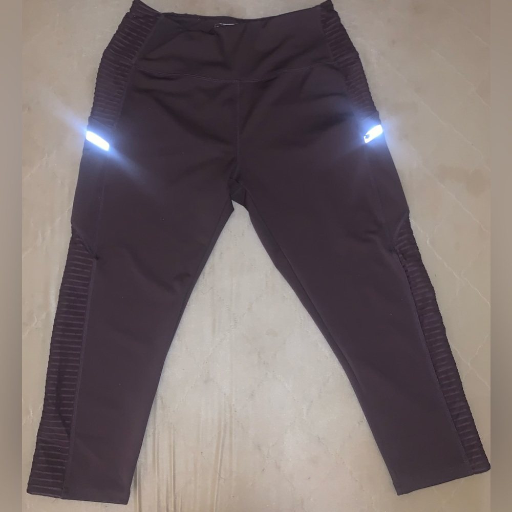 Women’s gym leggings- size Large